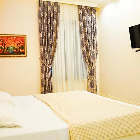 Garden 3* Polisi i Vogel